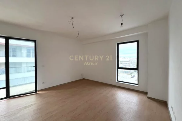 Shtepi ne shitje Apartament ne Tirane, 2+1, Mobilimi E mobiluar, Pagesa 135,000  Euro.