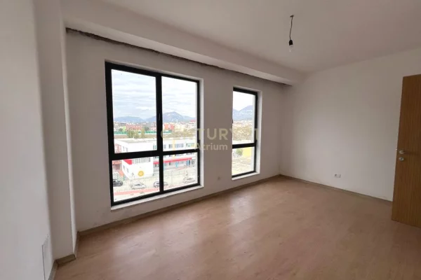 Shtepi ne shitje Apartament ne Tirane, 2+1, Mobilimi E mobiluar, Pagesa 135,000  Euro.