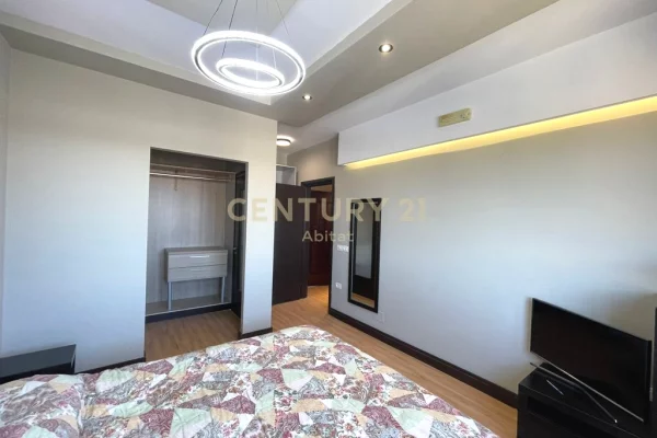 Shtepi ne shitje Apartament ne Tirane, 2+1, Mobilimi E mobiluar, Pagesa 157,000  Euro.