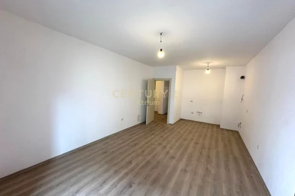 Shtepi ne shitje Apartament ne Tirane, 2+1, Mobilimi E mobiluar, Pagesa 195,000  Euro.