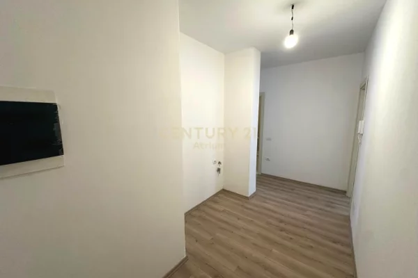 Shtepi ne shitje Apartament ne Tirane, 2+1, Mobilimi E mobiluar, Pagesa 195,000  Euro.