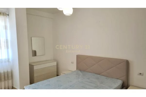 Shtepi ne shitje Apartament ne Tirane, 1+1, Mobilimi E mobiluar, Pagesa 110,000  Euro.