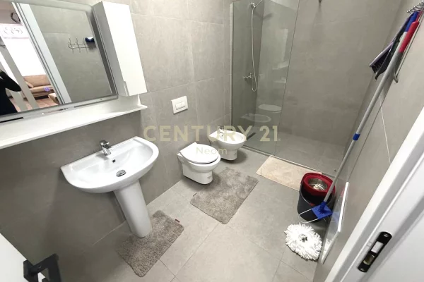 Shtepi me qera Apartament ne Tirane, 2+1, Mobilimi E mobiluar, Pagesa 800  Euro.