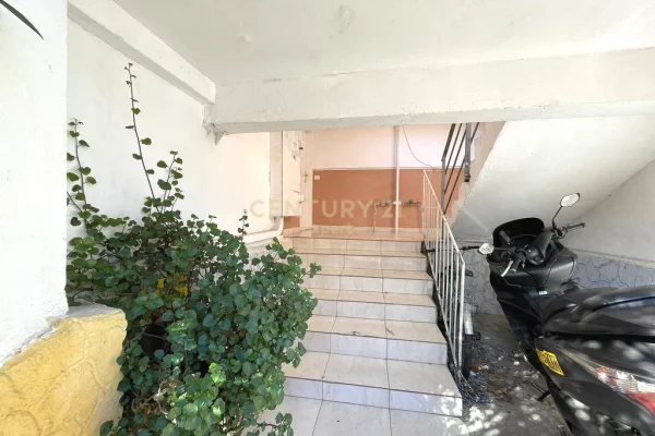 Shtepi ne shitje Apartament ne Tirane, 2+1, Mobilimi E mobiluar, Pagesa 100,000  Euro.