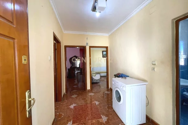 Shtepi ne shitje Apartament ne Tirane, 2+1, Mobilimi E mobiluar, Pagesa 100,000  Euro.