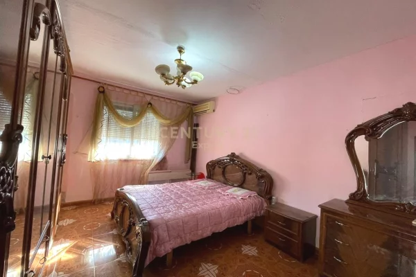 Shtepi ne shitje Apartament ne Tirane, 2+1, Mobilimi E mobiluar, Pagesa 100,000  Euro.