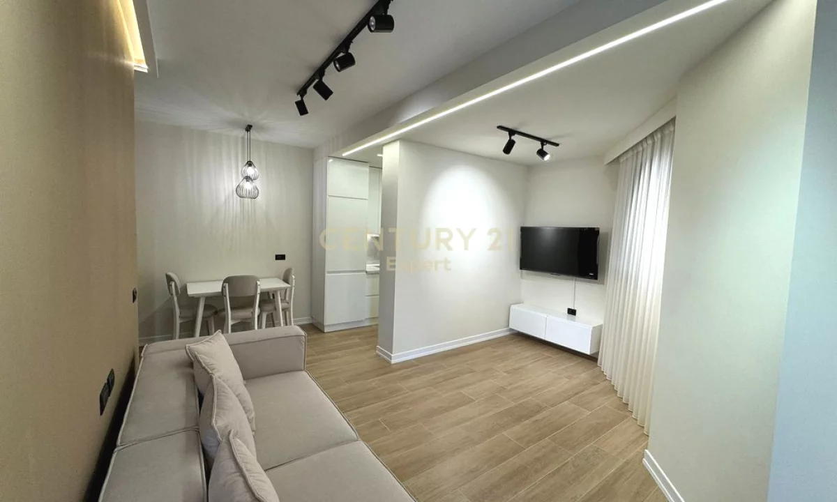 Shtepi ne shitje Apartament ne Tirane, 1+1, Mobilimi E mobiluar, Pagesa 180,000  Euro.