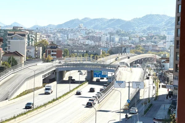 Shtepi me qera Apartament ne Tirane, 2+1, Mobilimi E mobiluar, Pagesa 530  Euro.