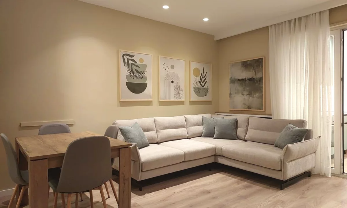 Shtepi me qera Apartament ne Tirane, 2+1, Mobilimi E mobiluar, Pagesa 1,000  Euro.