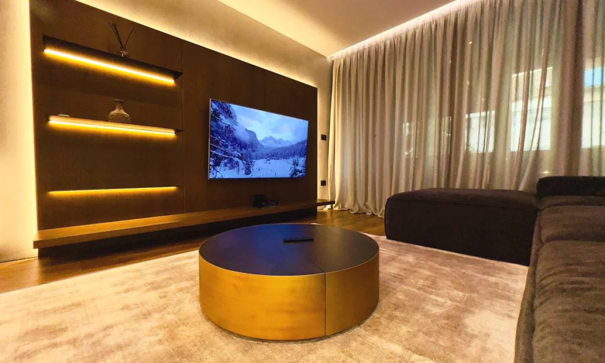 Shtepi ne shitje Apartament ne Tirane, 2+1, Mobilimi E mobiluar, Pagesa 247,000  Euro.