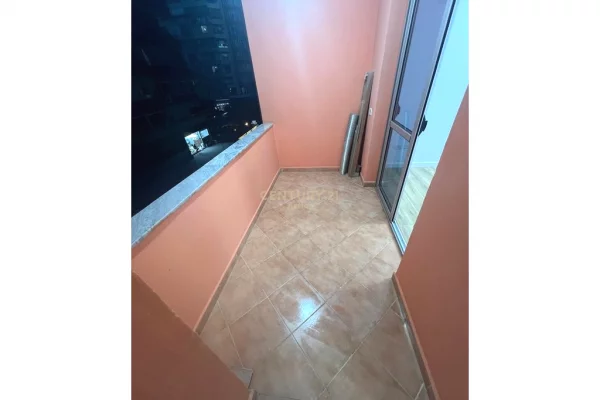 Shtepi ne shitje Apartament ne Tirane, 1+1, Mobilimi Bosh, pa mobiluar, Pagesa 120,000  Euro.