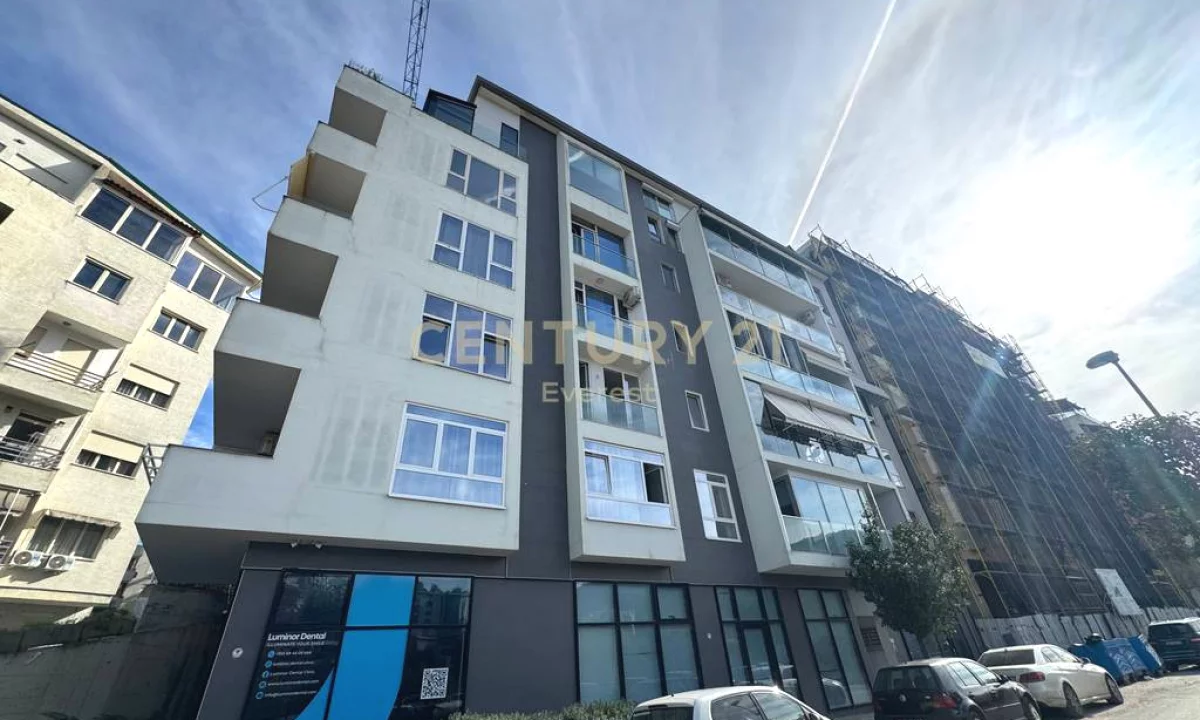 Shtepi ne shitje Apartament ne Tirane, 2+1, Mobilimi Bosh, pa mobiluar, Pagesa 238,000  Euro.