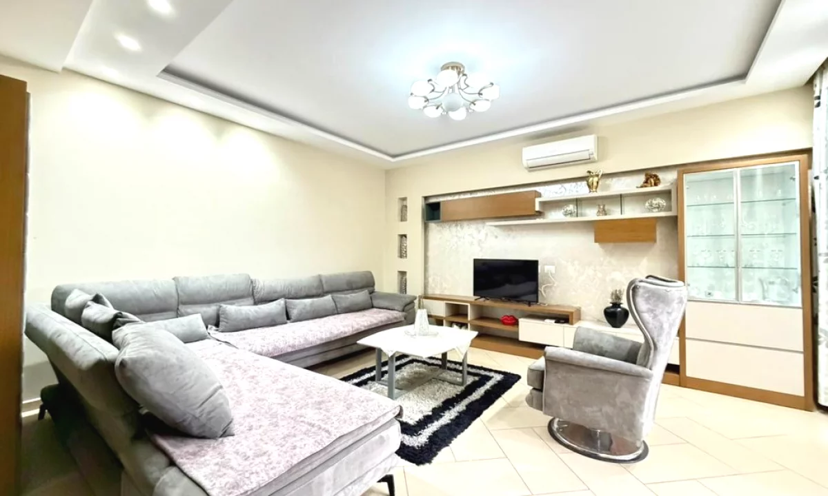 Shtepi me qera Apartament ne Tirane, 2+1, Mobilimi E mobiluar, Pagesa 650  Euro.