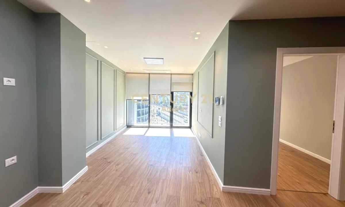 Zyra per Qira tek Lake View!