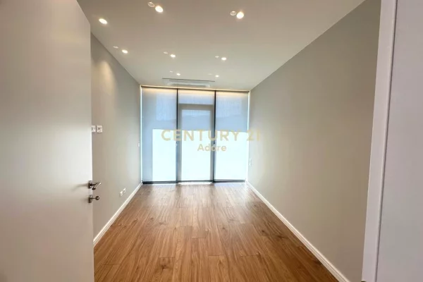 Zyra per Qira tek Lake View!