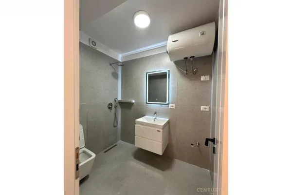 Shtepi ne shitje Apartament ne Tirane, 2+1, Mobilimi Pjeserisht e mobiluar, Pagesa 118,000  Euro.