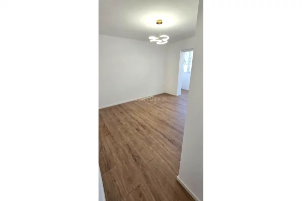 Shtepi ne shitje Apartament ne Tirane, 2+1, Mobilimi Pjeserisht e mobiluar, Pagesa 169,000  Euro.