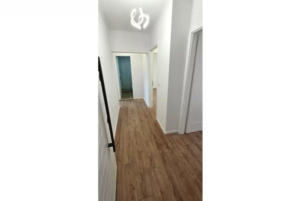 Shtepi ne shitje Apartament ne Tirane, 2+1, Mobilimi Pjeserisht e mobiluar, Pagesa 169,000  Euro.