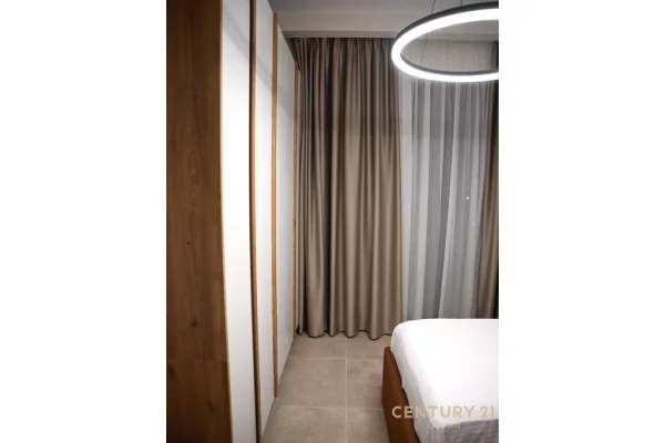 Appartamento in vendita a Tirana 2+1, Arredato