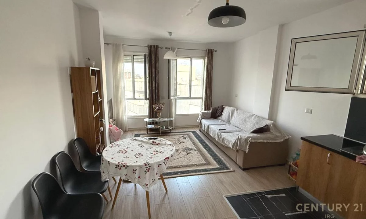 Shtepi ne shitje Apartament ne Tirane, 1+1, Mobilimi E mobiluar, Pagesa 150,000  Euro.
