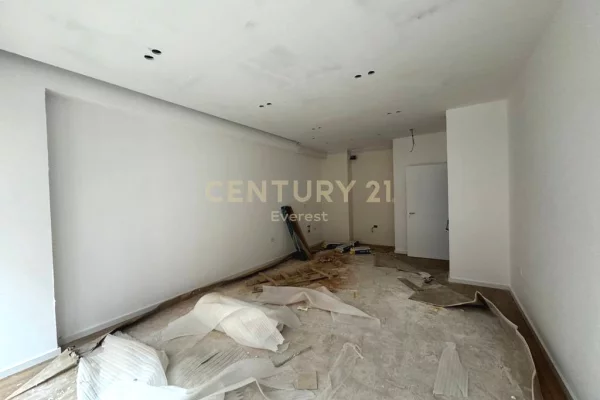 Appartamento in vendita a Tirana 1+1, Vuoto