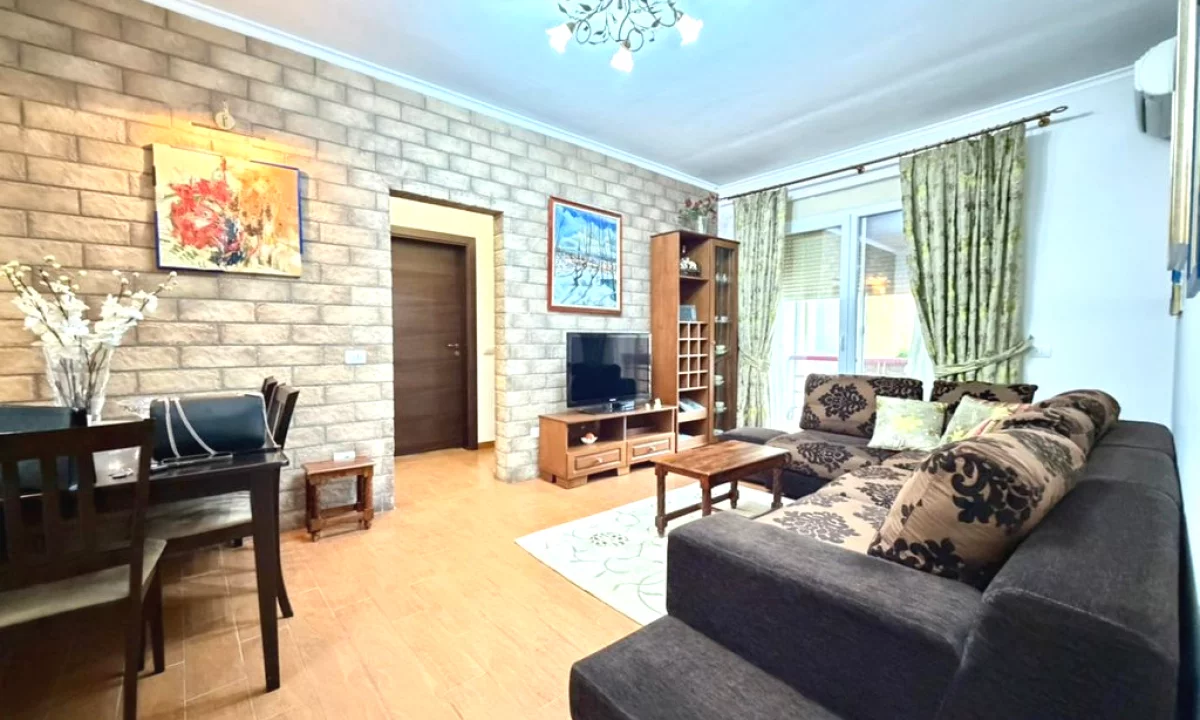 Shtepi me qera Apartament ne Tirane, 1+1, Mobilimi E mobiluar, Pagesa 650  Euro.