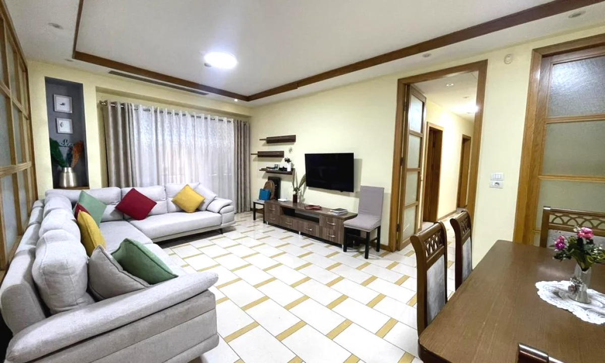 Shtepi me qera Apartament ne Tirane, 3+1, Mobilimi E mobiluar, Pagesa 1,300  Euro.