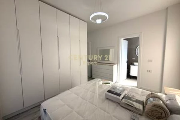 Shtepi me qera Apartament ne Tirane, 2+1, Mobilimi E mobiluar, Pagesa 800  Euro.