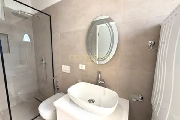 Shtepi me qera Apartament ne Tirane, 2+1, Mobilimi E mobiluar, Pagesa 800  Euro.