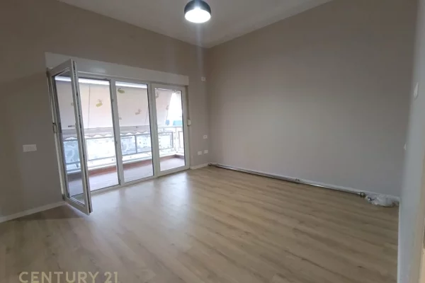 Appartamento in vendita a Tirana 2+1, Arredato