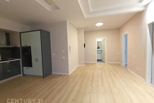 Appartamento in vendita a Tirana 2+1, Arredato