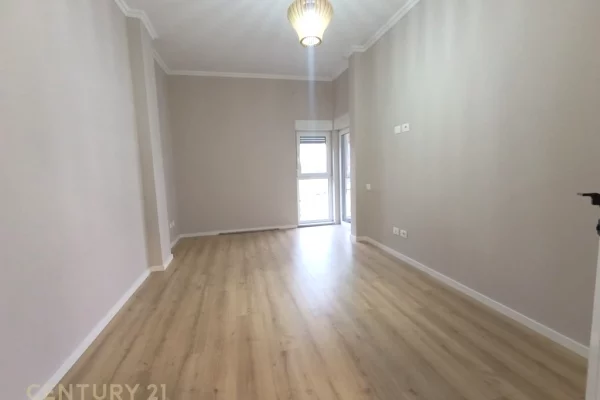 Appartamento in vendita a Tirana 2+1, Arredato