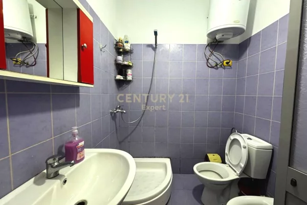 Appartamento in vendita a Tirana 1+1, Arredato