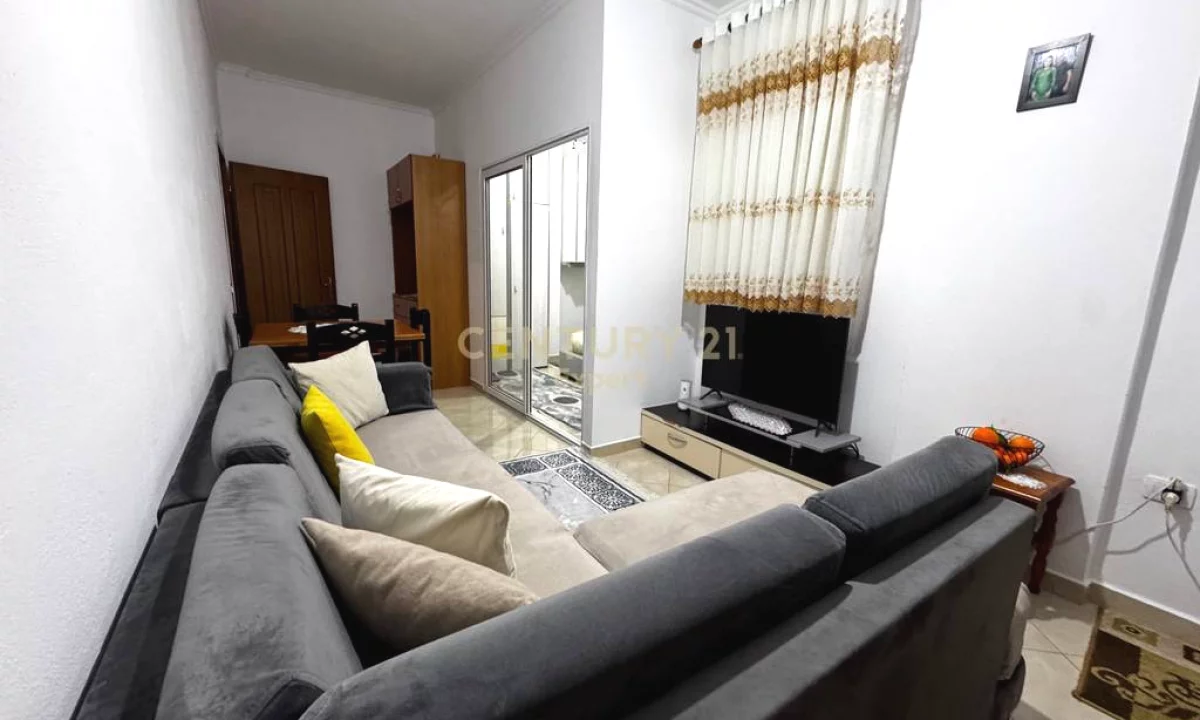 Appartamento in vendita a Tirana 1+1, Arredato