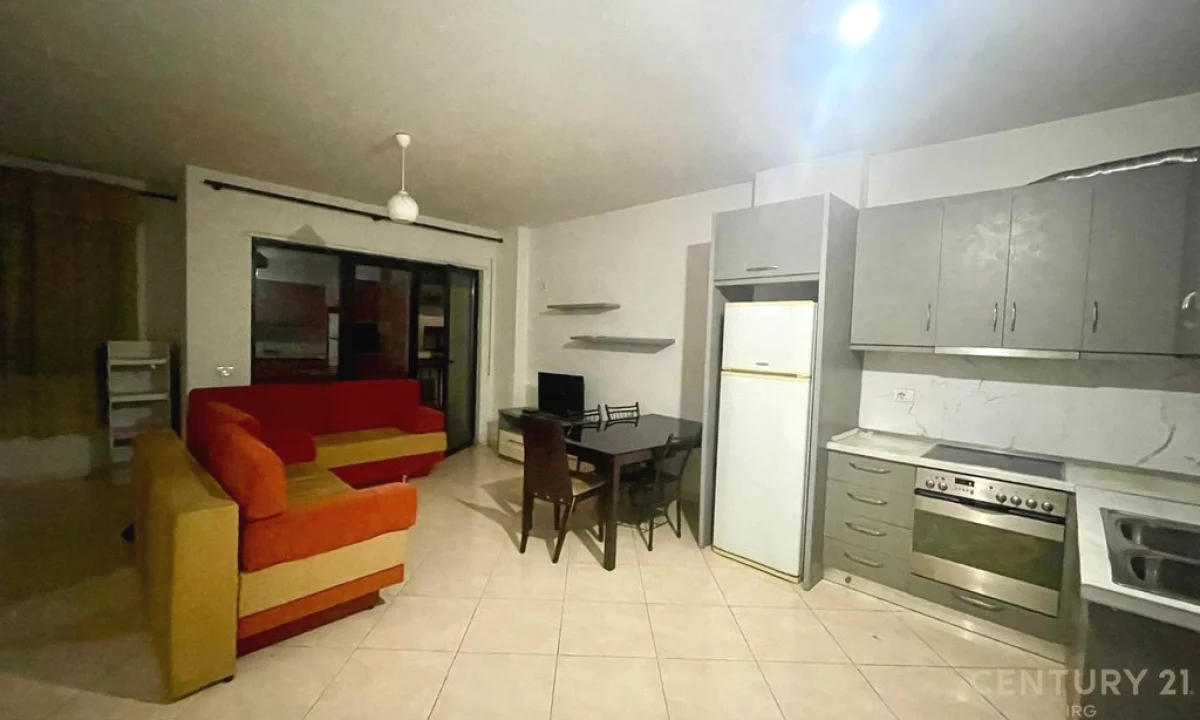 Appartamento in vendita a Tirana 2+1, Arredato