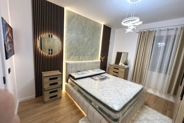 Shtepi ne shitje Apartament ne Tirane, 2+1, Mobilimi E mobiluar, Pagesa 157,000  Euro.