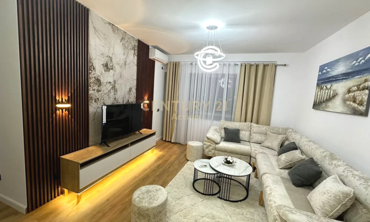 Shtepi ne shitje Apartament ne Tirane, 2+1, Mobilimi E mobiluar, Pagesa 157,000  Euro.