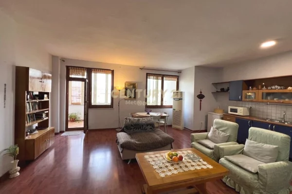 Shtepi me qera Apartament ne Tirane, 2+1, Mobilimi E mobiluar, Pagesa 650  Euro.