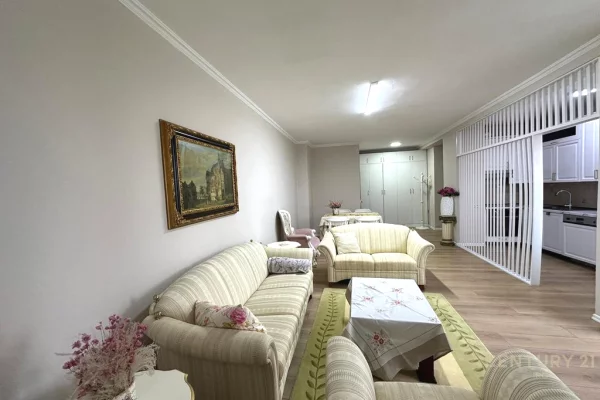 Shtepi me qera 2+1 ne Tirane - 1,300 Euro