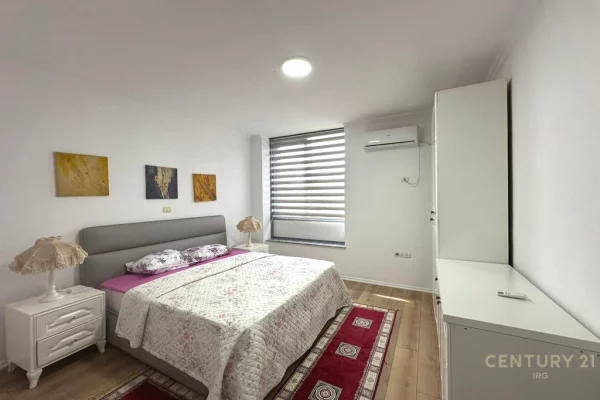 Shtepi me qera Apartament ne Tirane, 2+1, Mobilimi E mobiluar, Pagesa 1,300  Euro.
