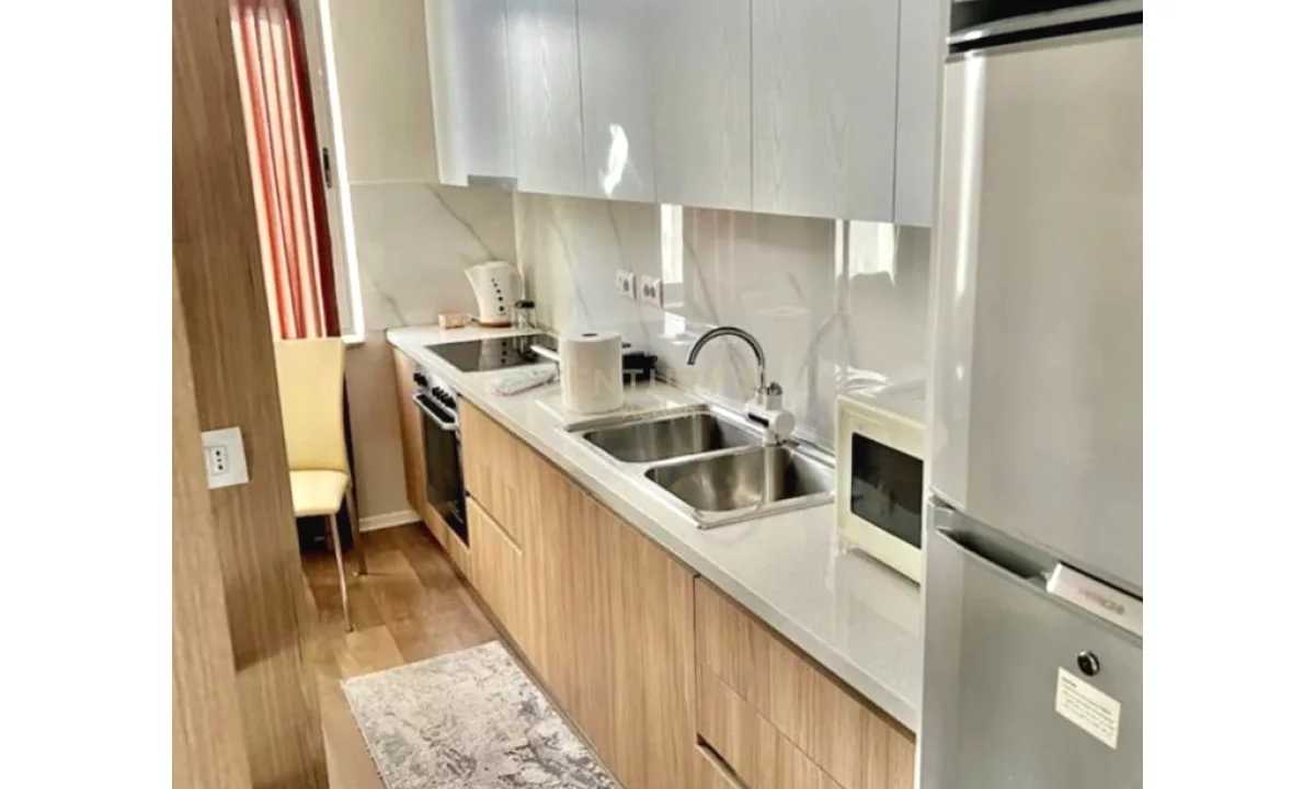 Shtepi me qera Apartament ne Tirane, Garsoniere, Mobilimi E mobiluar, Pagesa 550  Euro.