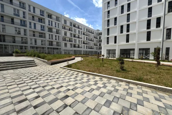 Appartamento in vendita a Tirana 3+1, Vuoto