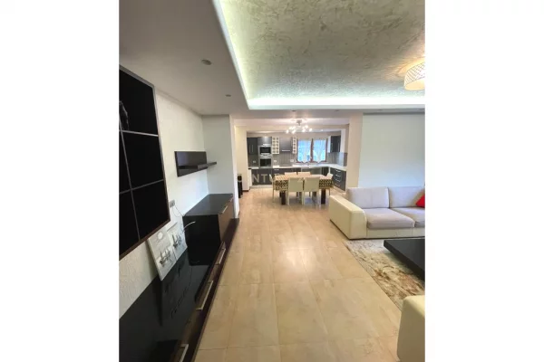 Shtepi me qera Apartament ne Tirane, 2+1, Mobilimi E mobiluar, Pagesa 900  Euro.