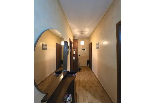 Shtepi me qera Apartament ne Tirane, 2+1, Mobilimi E mobiluar, Pagesa 600  Euro.