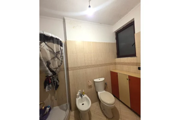 Shtepi me qera Apartament ne Tirane, 2+1, Mobilimi E mobiluar, Pagesa 600  Euro.