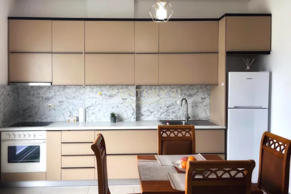 Shtepi me qera Apartament ne Tirane, 2+1, Mobilimi E mobiluar, Pagesa 940  Euro.