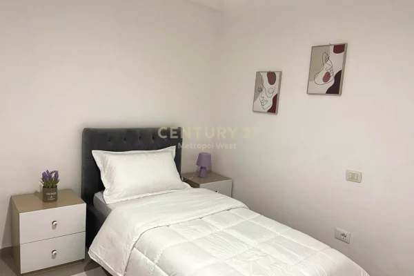 Shtepi me qera Apartament ne Tirane, 2+1, Mobilimi E mobiluar, Pagesa 940  Euro.