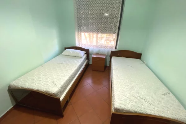 Shtepi me qera Apartament ne Tirane, 2+1, Mobilimi E mobiluar, Pagesa 500  Euro.
