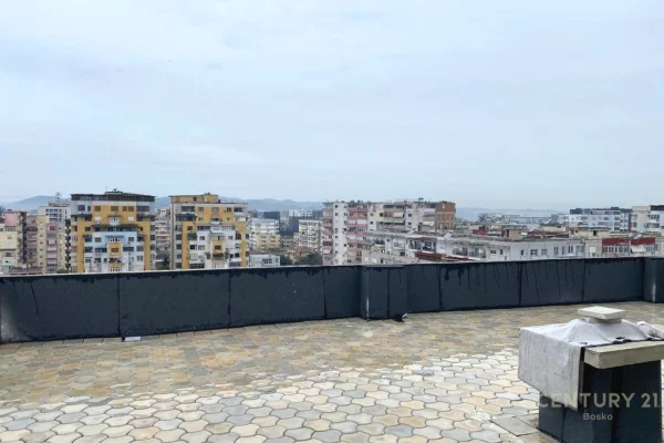 Shtepi ne shitje Apartament ne Tirane, 3+1, Mobilimi Bosh, pa mobiluar, Pagesa 295,000  Euro.