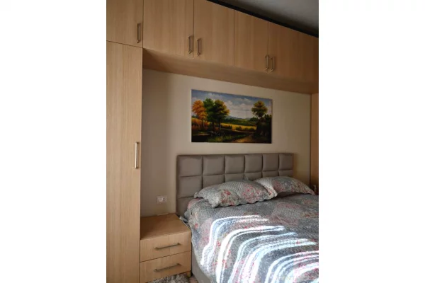 Shtepi me qera Apartament ne Tirane, 2+1, Mobilimi E mobiluar, Pagesa 700  Euro.